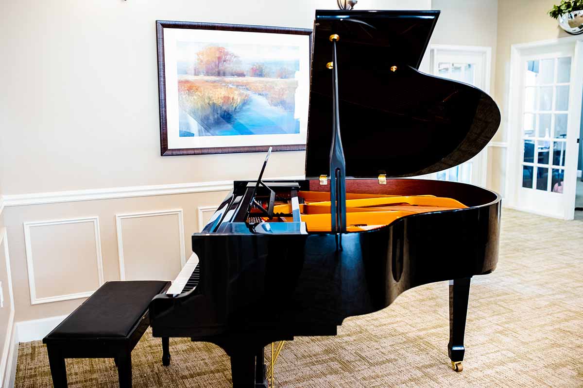 Jasmine Estates of Edmond | Grand piano